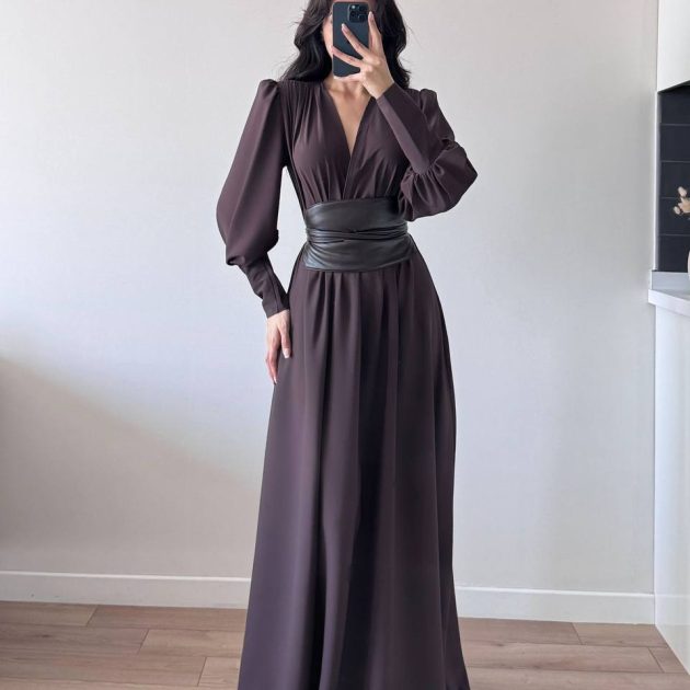 Suhane dress in deep brown