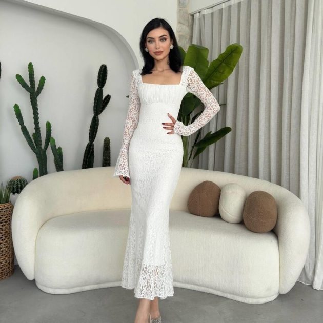 Vanilla cake dentelle dress
