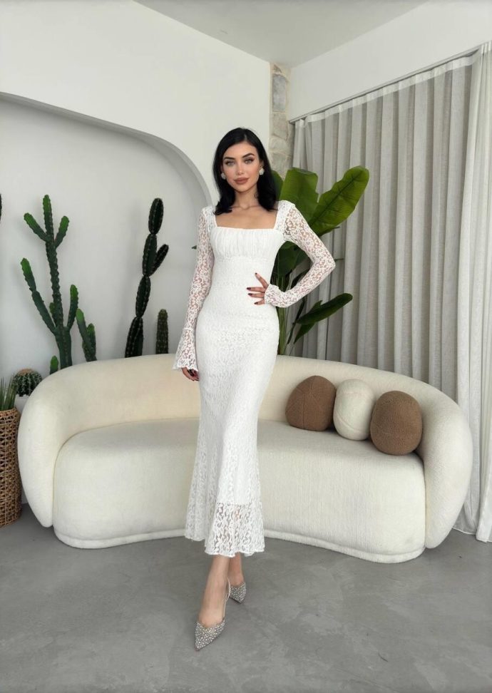 Vanilla cake dentelle dress