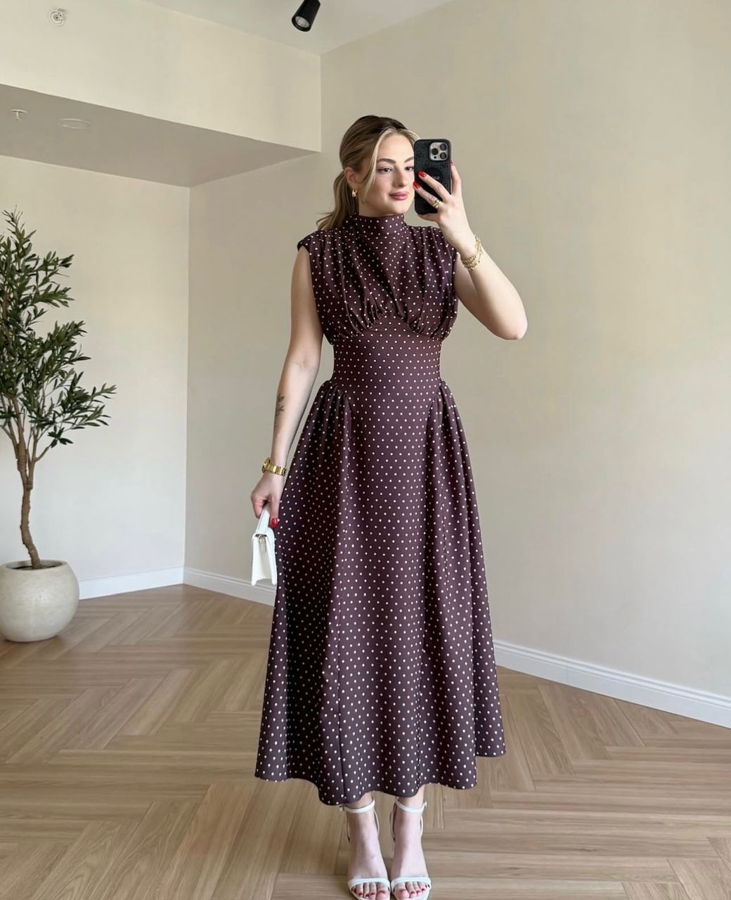 Flawless Polka dress in brown