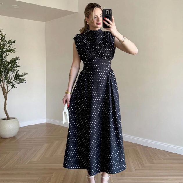 Flawless Polka dress in black