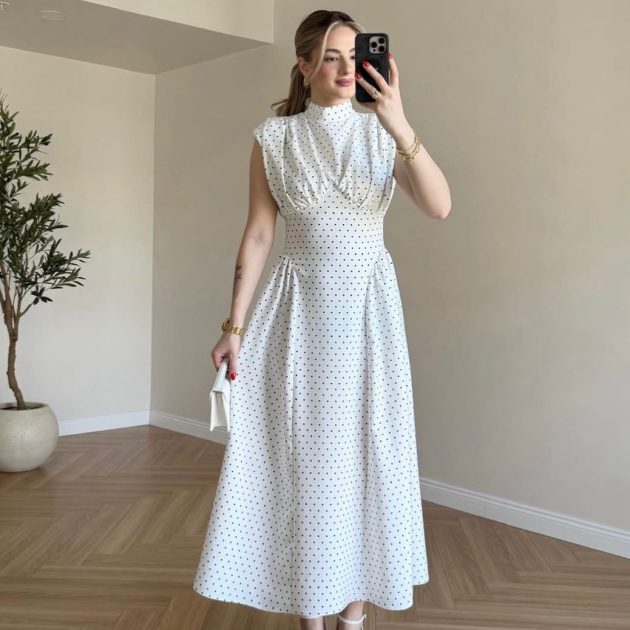Flawless Polka dress in white