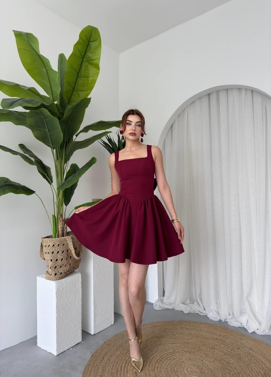 Flora dress in burgundy