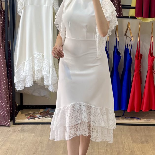 Robe blanche dentelle volants