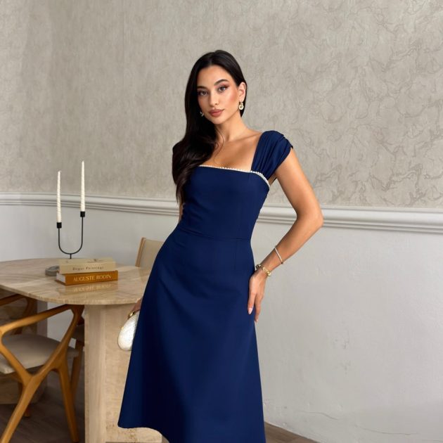 Robe bleu roi détail perles