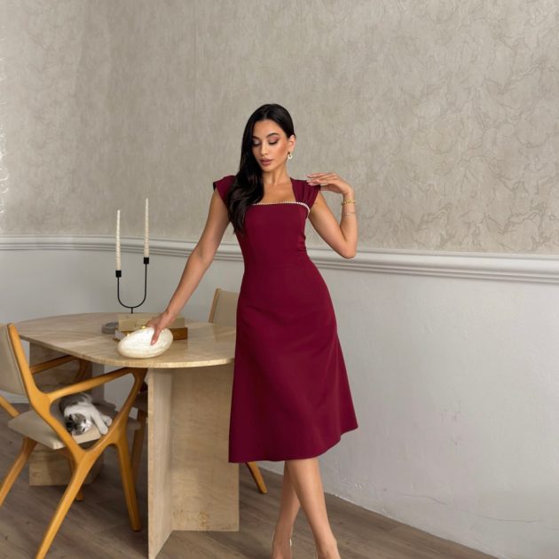 Robe Bordeaux détail perles