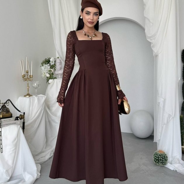Robe Marron encolure carrée dentelle