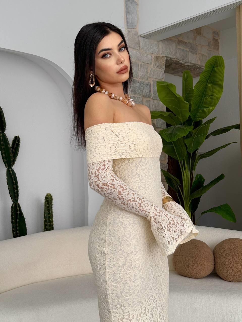 Robe Dentelle beige Épaules Dénudées – Image 2