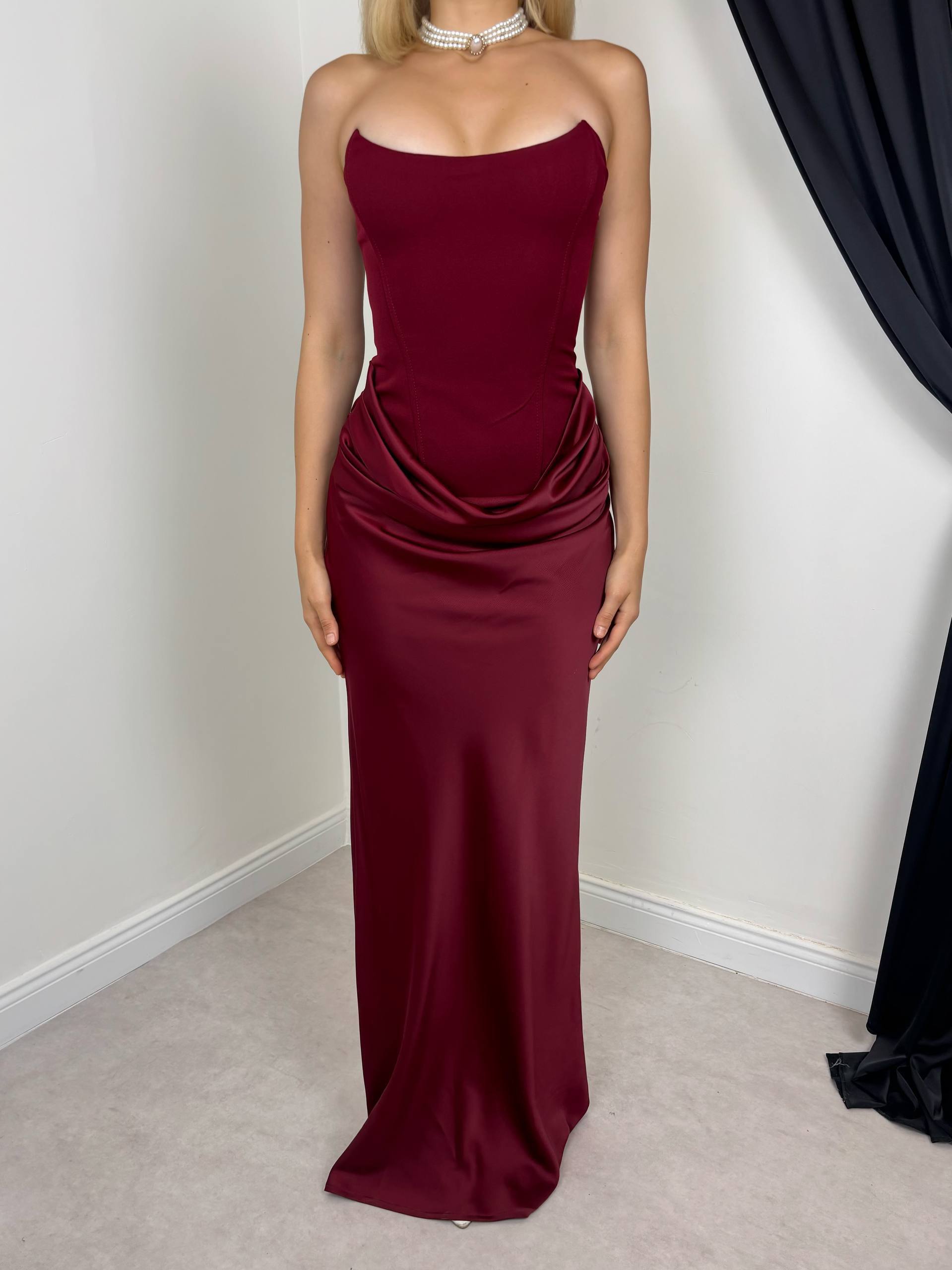Morticia dress in burgundy